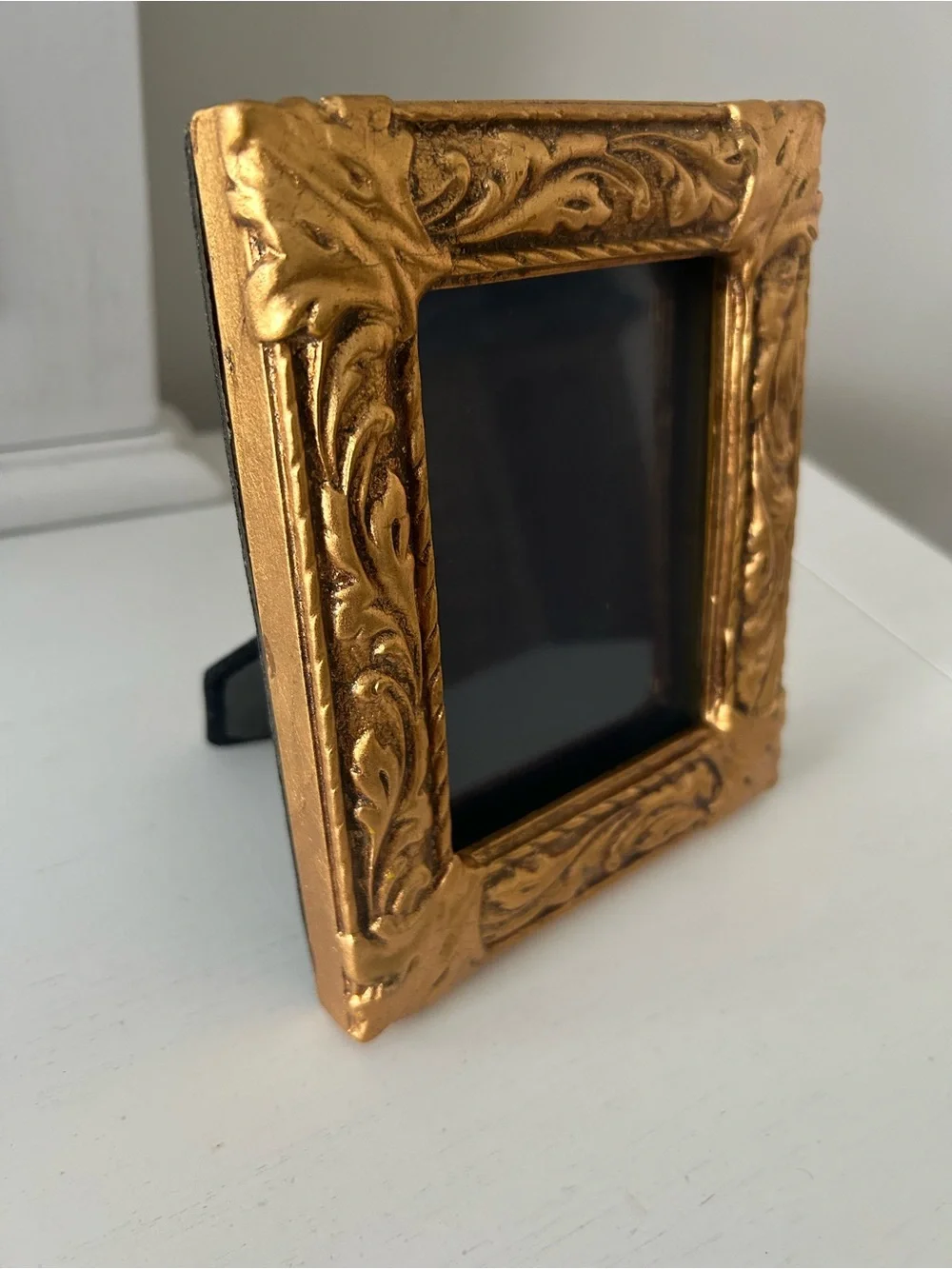 Italian Style Antique Gold Painted Ornate Wood Small Picture Frame 3x5